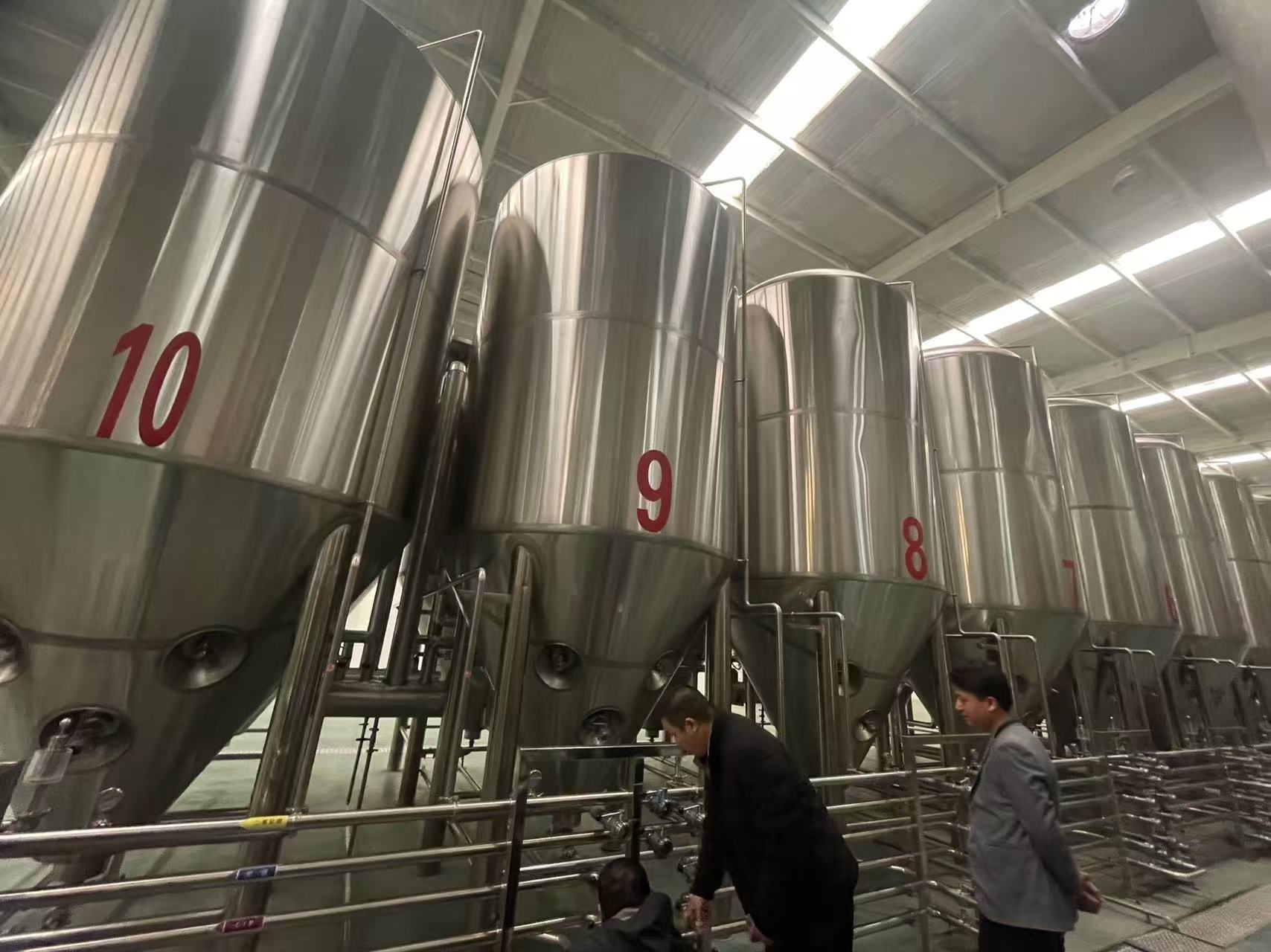 望谟精酿啤酒设备厂—平面布置、设备设计、制造、调试、培训等一条龙服务